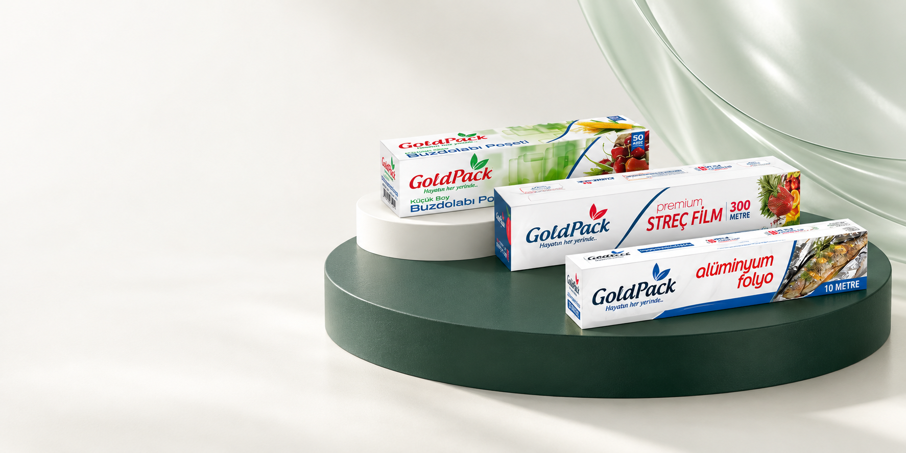 Yeşil stüdyo platformunda GoldPack buzdolabı poşeti, streç film ve alüminyum folyo ürünleri